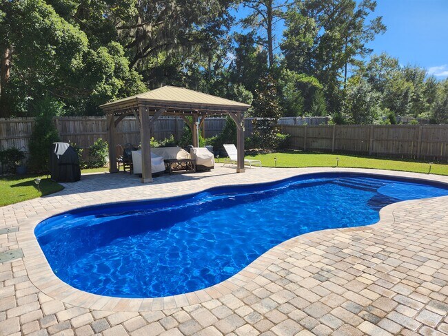 Building Photo - 5855 Vlg Rdg Wy