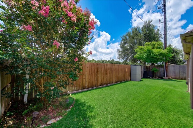 Building Photo - 1811 Emerald Green Dr