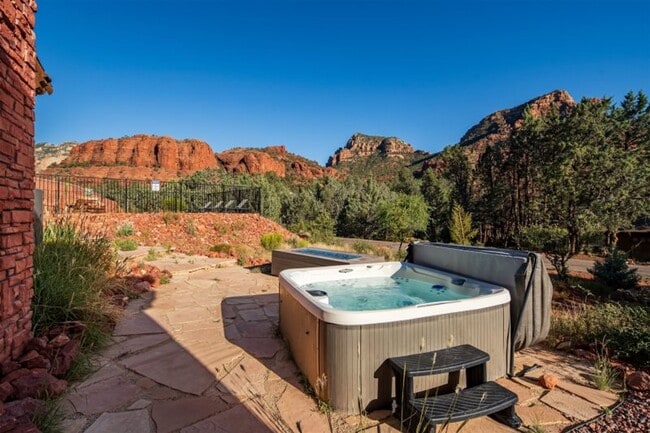 Building Photo - Breathtaking Luxury Home Basking in Sedona...