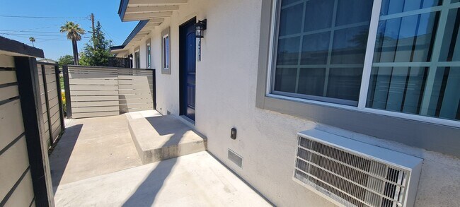 Building Photo - Remodeled 1 Bedroom Unit in Orange