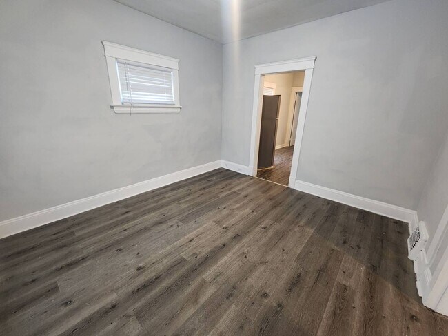Building Photo - 2762 E 120th St
