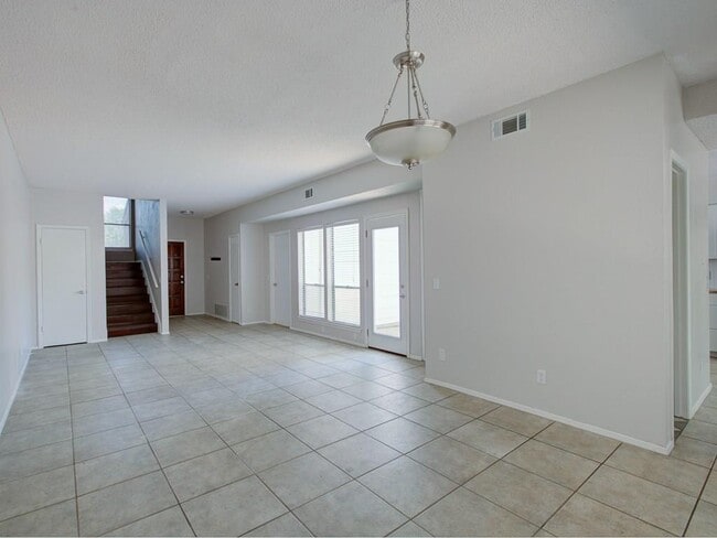Building Photo - 8402 Tallwood Dr