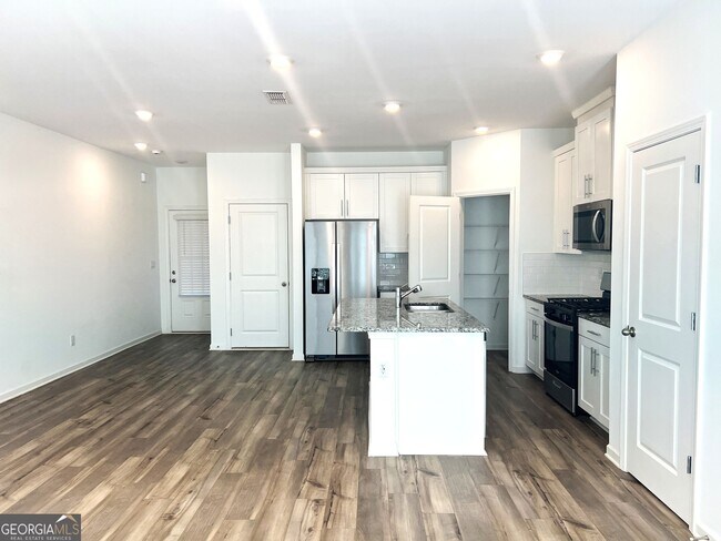 Building Photo - 205 Bald Ave