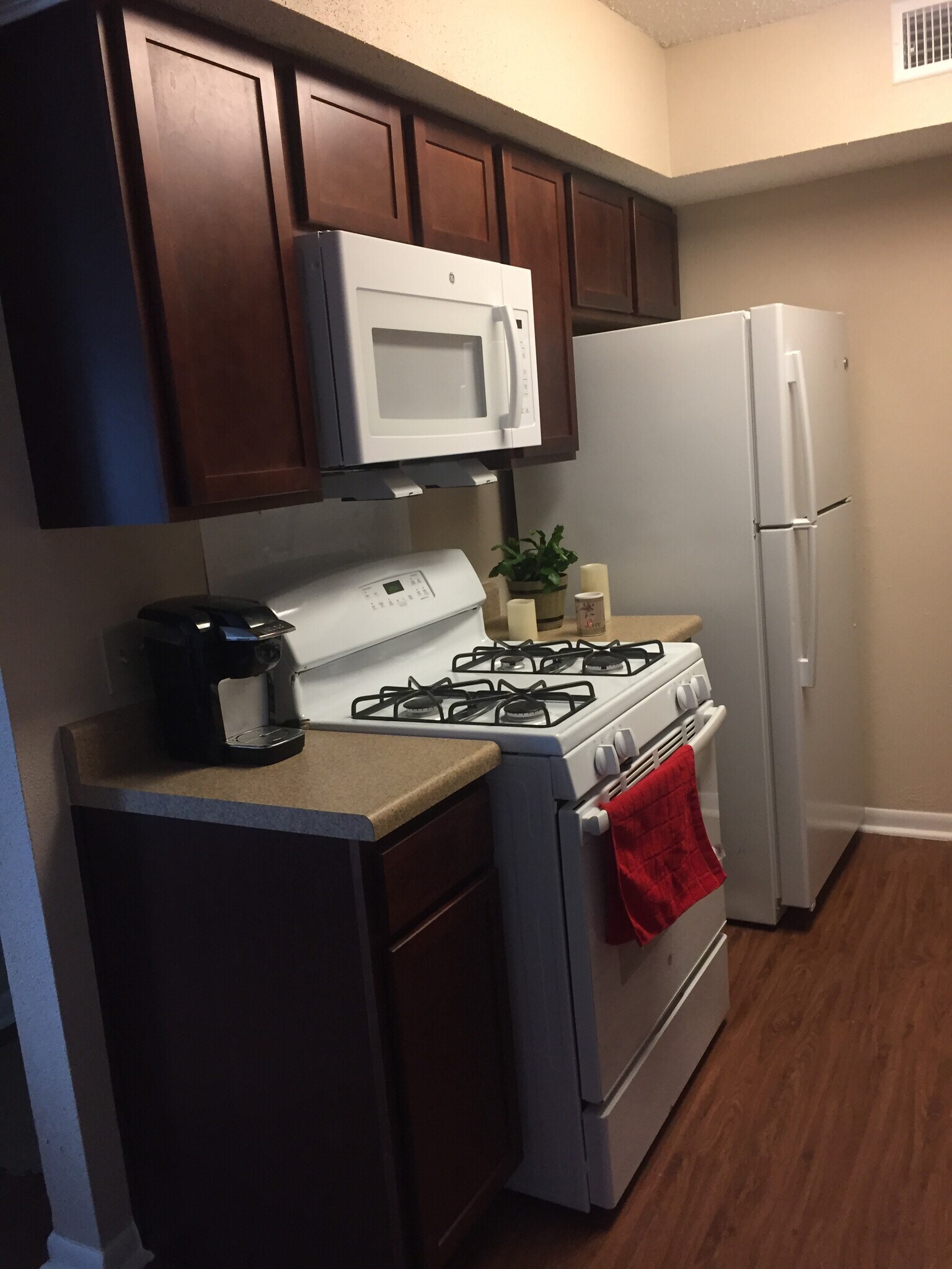 Building Photo - 207 Royal Dr