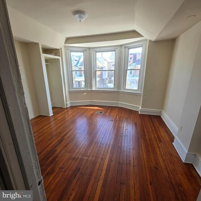 Building Photo - 4906 N Camac St