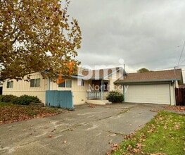 Building Photo - 1504 Maryland St