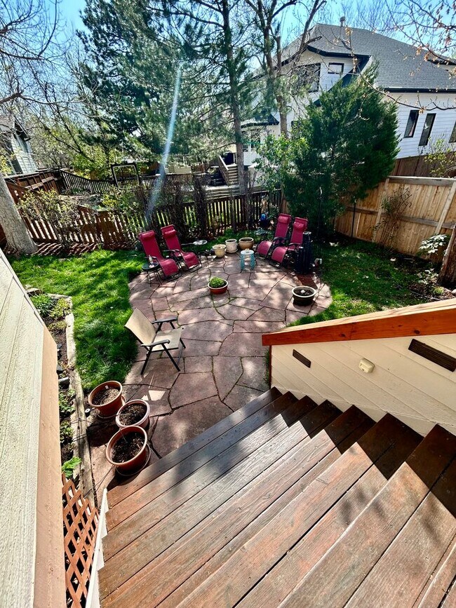 Building Photo - Spacious Garden-level Condo with Kitchenette in North Boulder