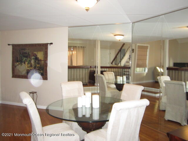 Building Photo - 101 Cotswold Cir