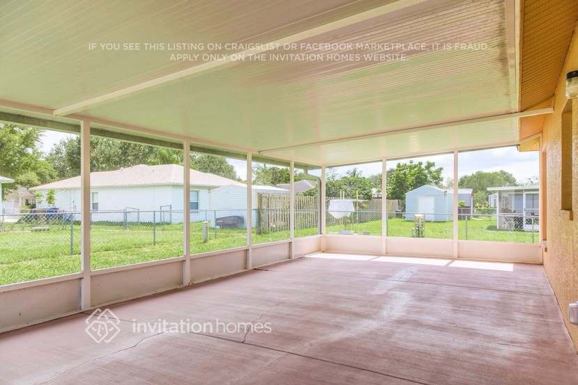 Building Photo - 15562 Horseshoe Ln