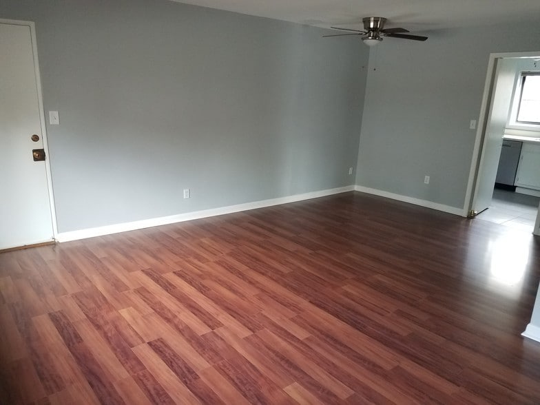 Building Photo - 104 Ardmore Pl NW