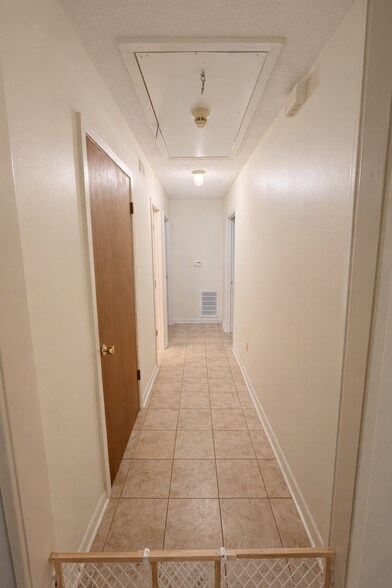 Building Photo - 205 Dogwood Dr