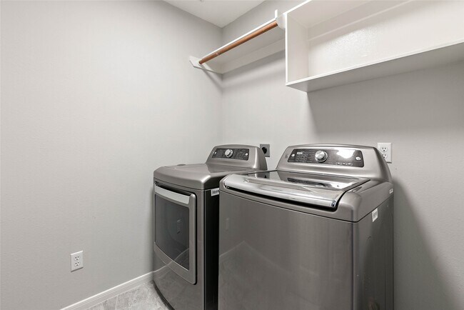 Building Photo - 139 Ledgestone Pl