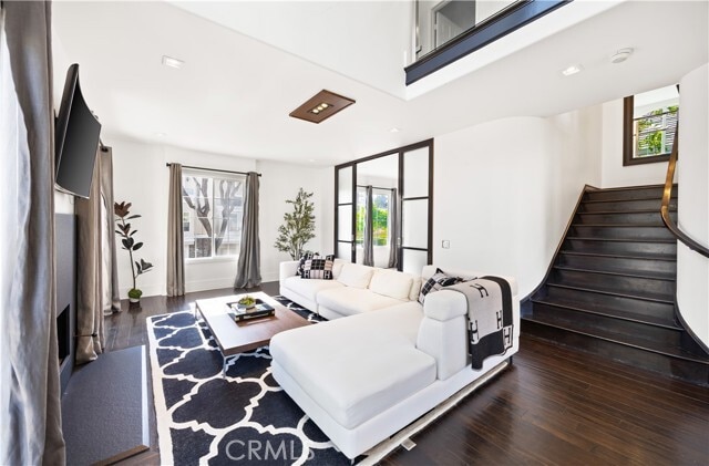 Building Photo - 4 Chandon