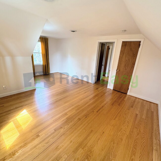 Building Photo - 8533 Circle Dr