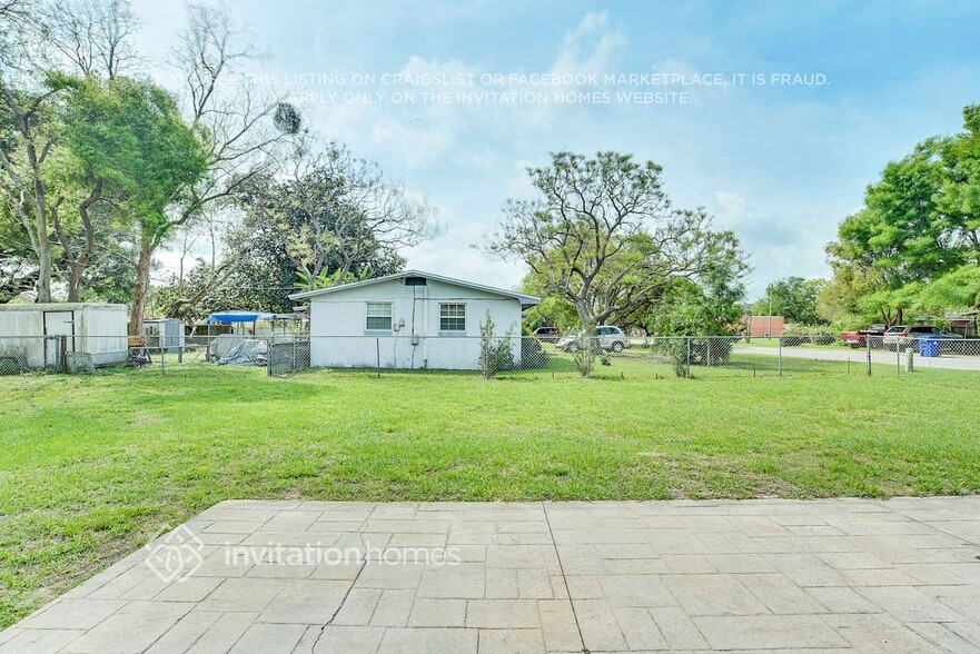 Building Photo - 201 Spring Lake Cir