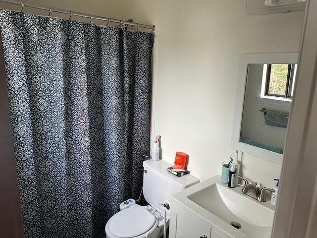 Building Photo - 1315 Airport Dr