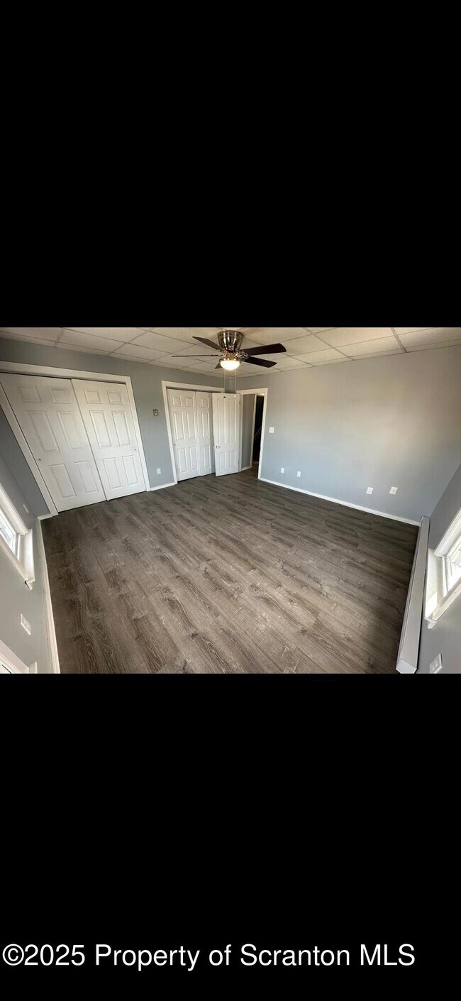 Building Photo - 618 Gibbons St