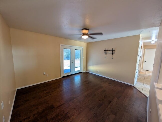 Building Photo - 1404 Heather Ln