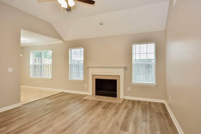 Building Photo - 1400 Micheles Way