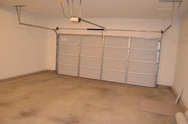 Building Photo - 1715 Davenport Dr