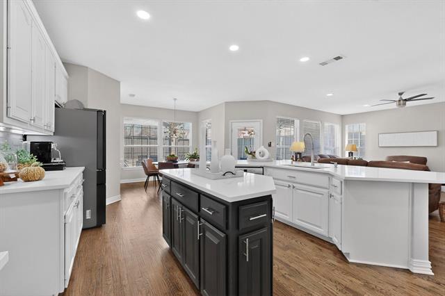 Building Photo - 2701 Scenic Dr