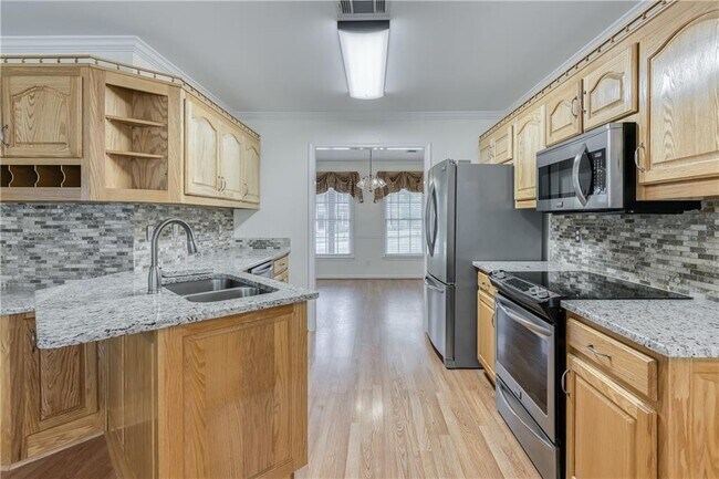 Building Photo - 2232 Woodbriar Dr