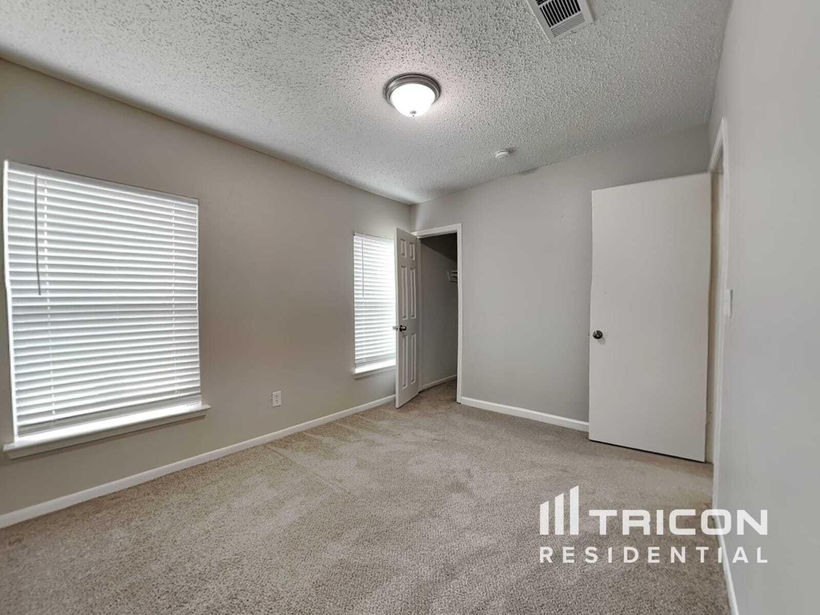 Building Photo - 2610 Townhall Ln