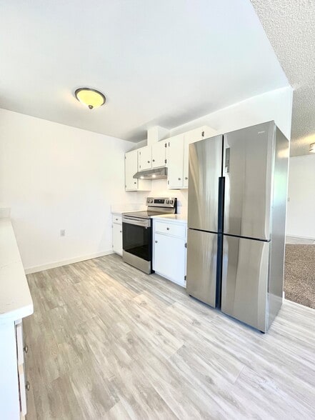 Building Photo - 2142 Rhodora St