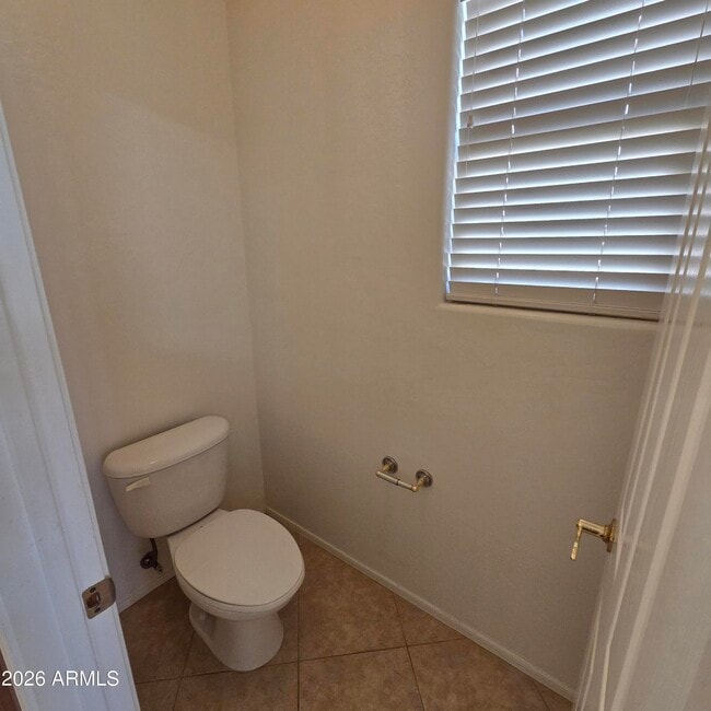 Building Photo - 2709 W Redwood Ln