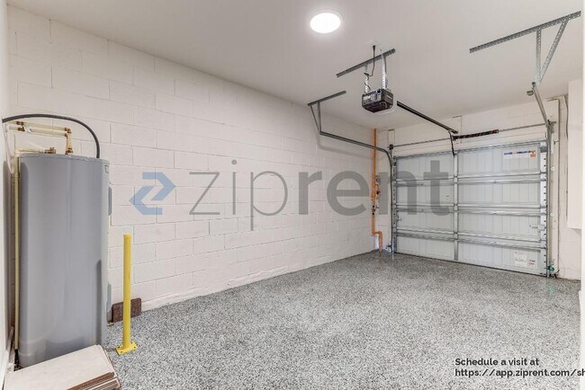 Building Photo - 432 Cape Honeysuckle Pl