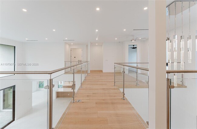 Building Photo - 464 NE 6th St