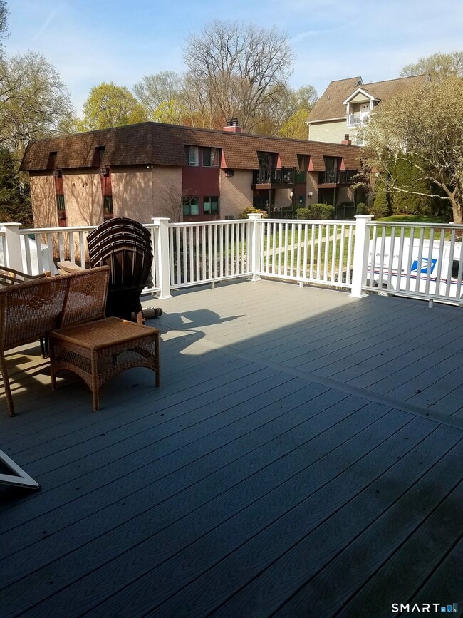 Building Photo - 72 Maple Tree Ave