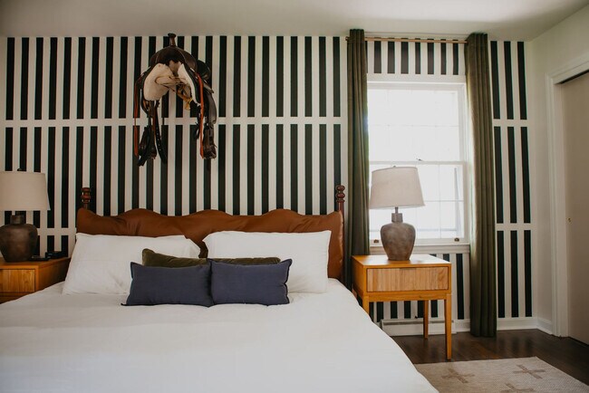 Building Photo - 946 Magnolia St SE