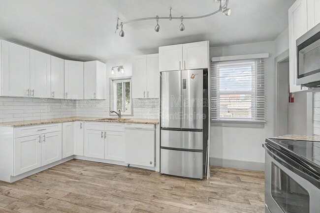 Building Photo - 4205 S Lincoln St