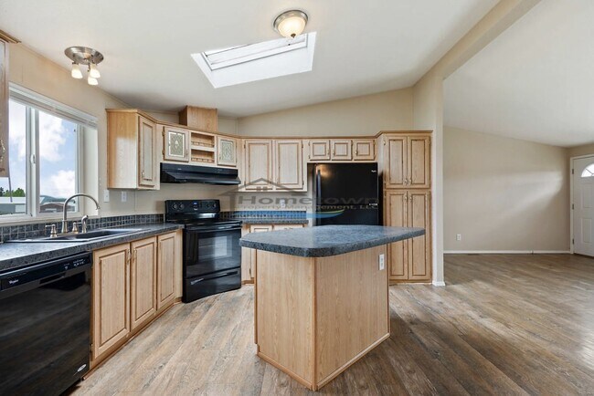 Building Photo - Country Home with Fenced Yard in Hayden!