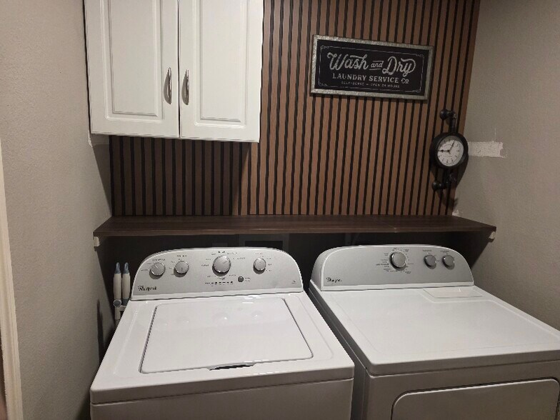 Building Photo - 12817 Cowper Dr