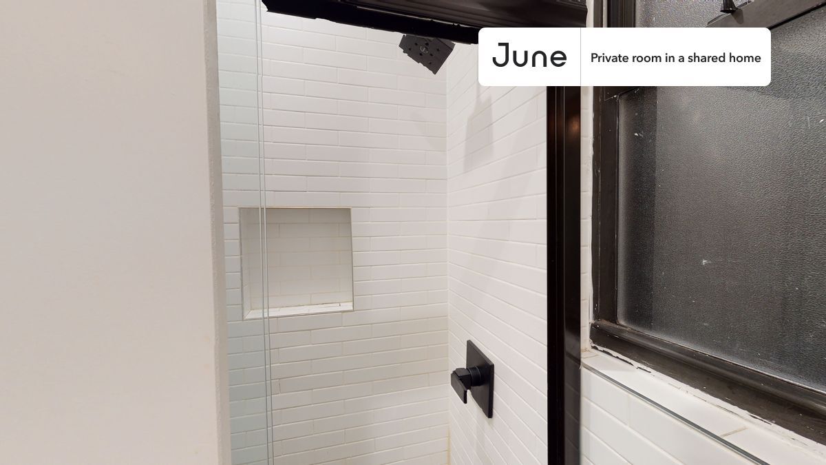 Building Photo - Room in Shared 4 bed/2 bath home