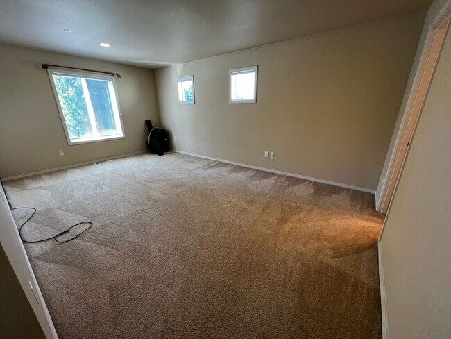 Building Photo - Dupont 3 bedroom Home for Rent