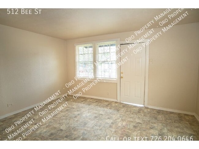 Building Photo - 512 Bee St