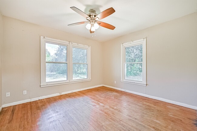 Building Photo - 1007 Plum St