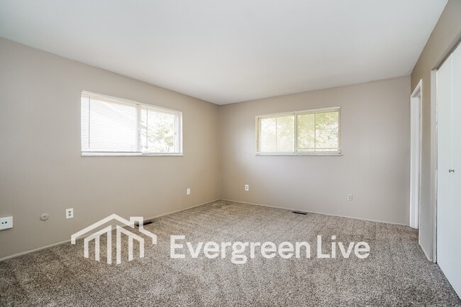 Building Photo - 64 Huber Village Blvd