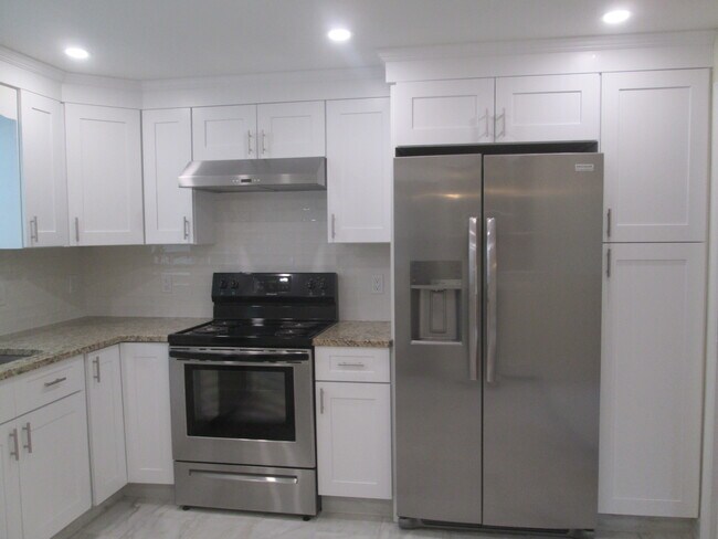 Kitchen - 71 Morningside Dr