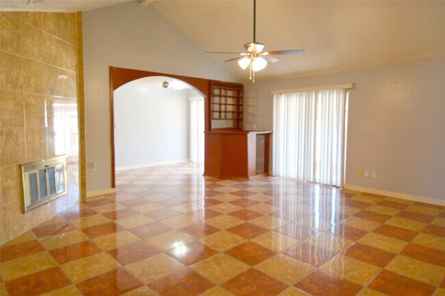 Building Photo - 6219 Gladewell Dr