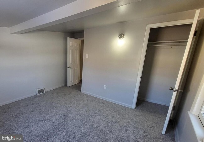 Building Photo - 4 W 2nd St