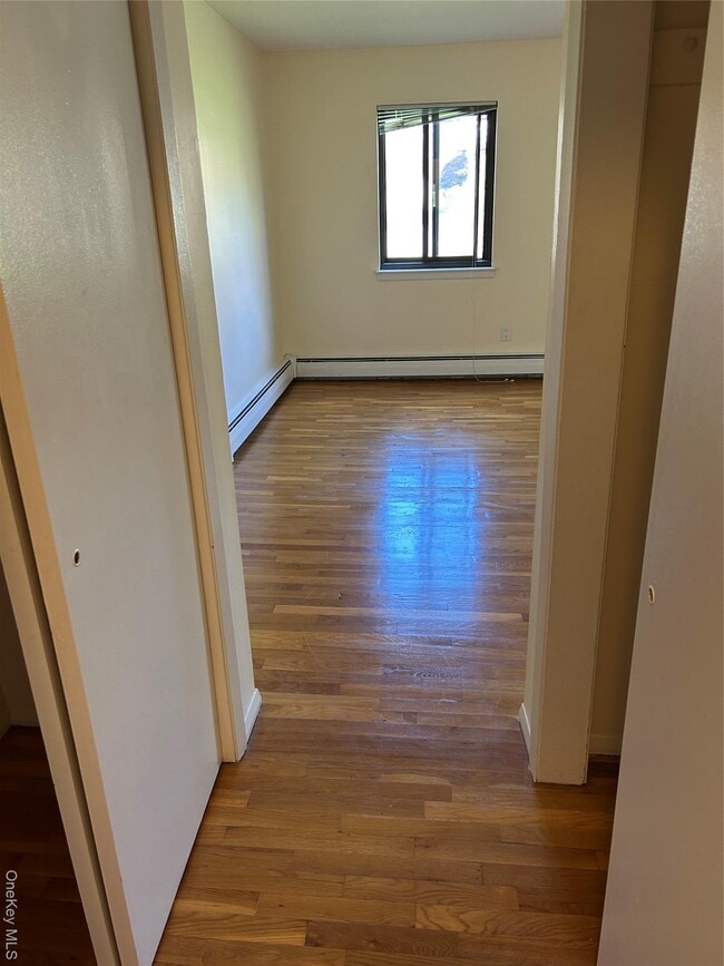 Building Photo - 7 Charles Ln