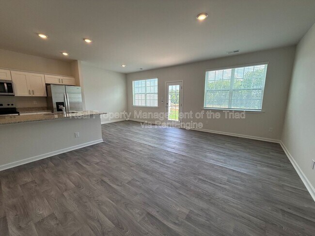Building Photo - 1112 Broholmer Ln