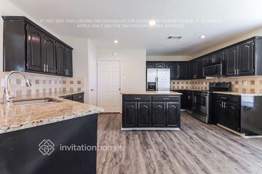 Building Photo - 1312 W Branch Hollow Dr