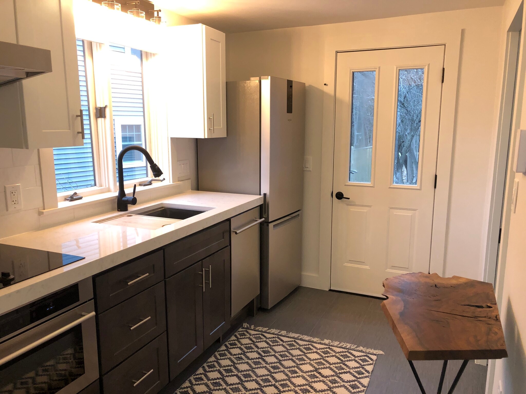 Kitchen - 1061 Maplewood Ave