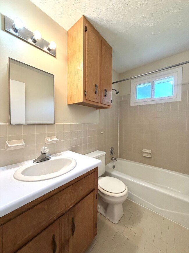 Building Photo - Bancroft Circle Apartments