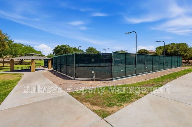 Building Photo - 21069 N Jocelyn Ln